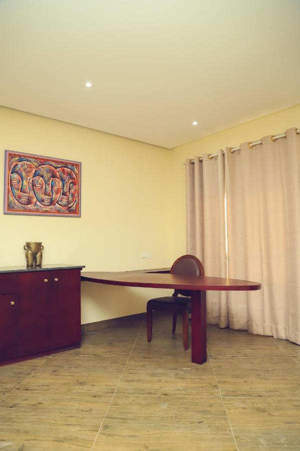 Hotel Regina The Pearl Aneho Экстерьер фото